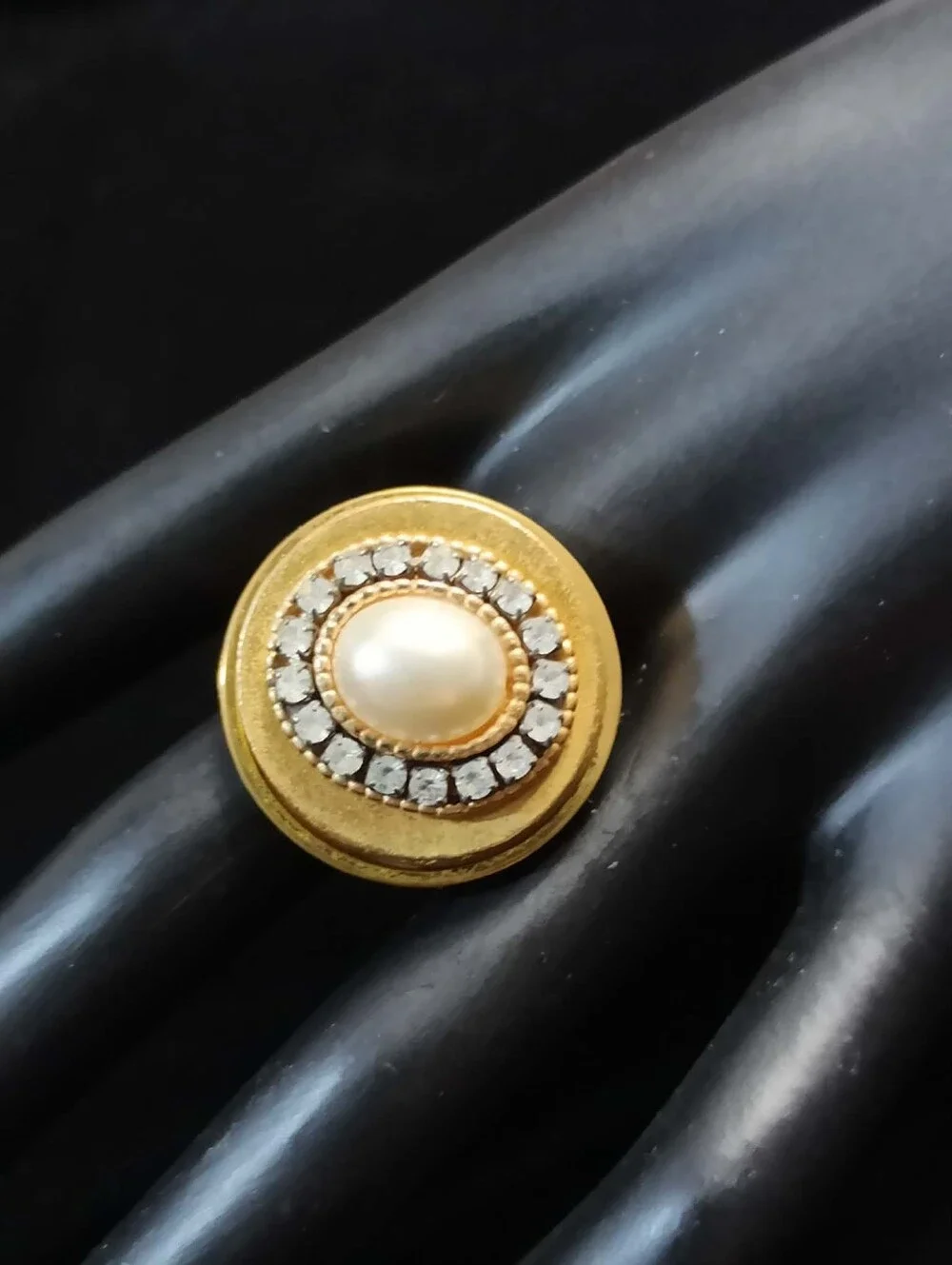 Vintage 80’s Faux Pearl Rhinestone Gold Tone Ring Adjustable Statement Ring